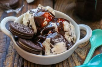 Easy Home made Chocolate Sauce – Barefeet within the Kitchen