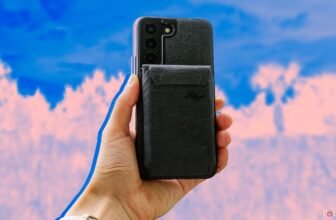 5 instances a cellphone case saved handsets