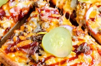 Cheeseburger Pizza {A Household Favourite}