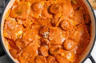 Ravioli with Tomato Cream Sauce