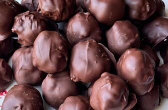 CRUNCHY PEANUT BUTTER BALLS – The Southern Girl Cooks