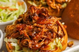 Sluggish Cooker Pulled Pork Sandwiches